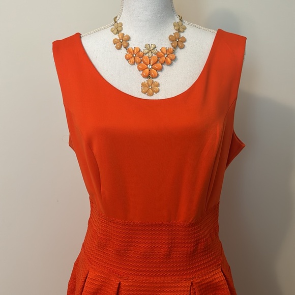 🤑SOLD🤑 BEAUTIFUL ORANGE NY & CO DRESS WITH FREE JEWELRY INCLUDED - Picture 2 of 7